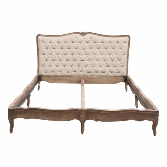 country franciaagy agy provanszi skandinav romantikus vintage videki fakeretes steppelt tuzott karpitos karpitozott haloszoba butor.jpg